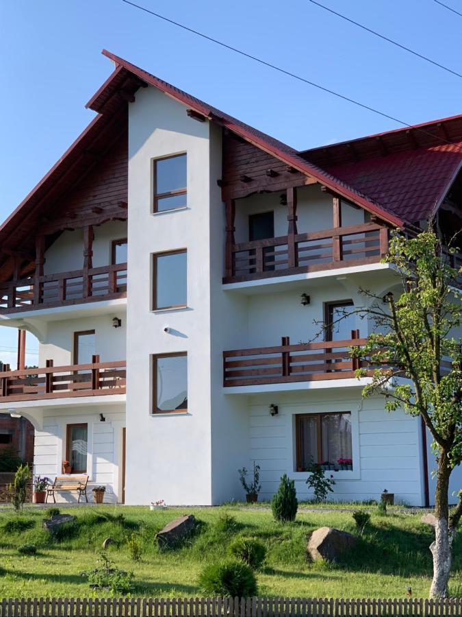 Hotel Poeme Sighetu Marmaţiei Exterior foto