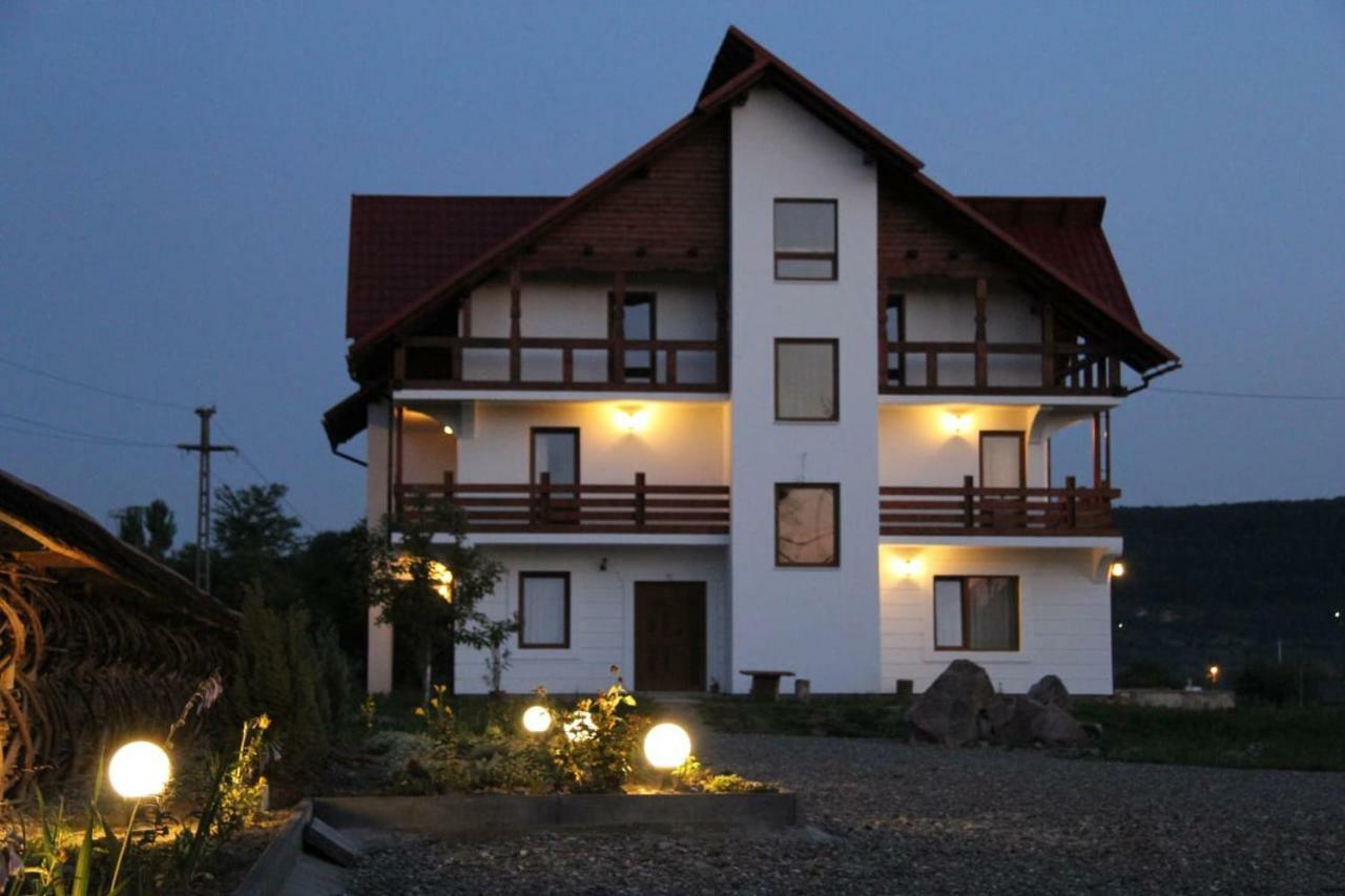 Hotel Poeme Sighetu Marmaţiei Exterior foto