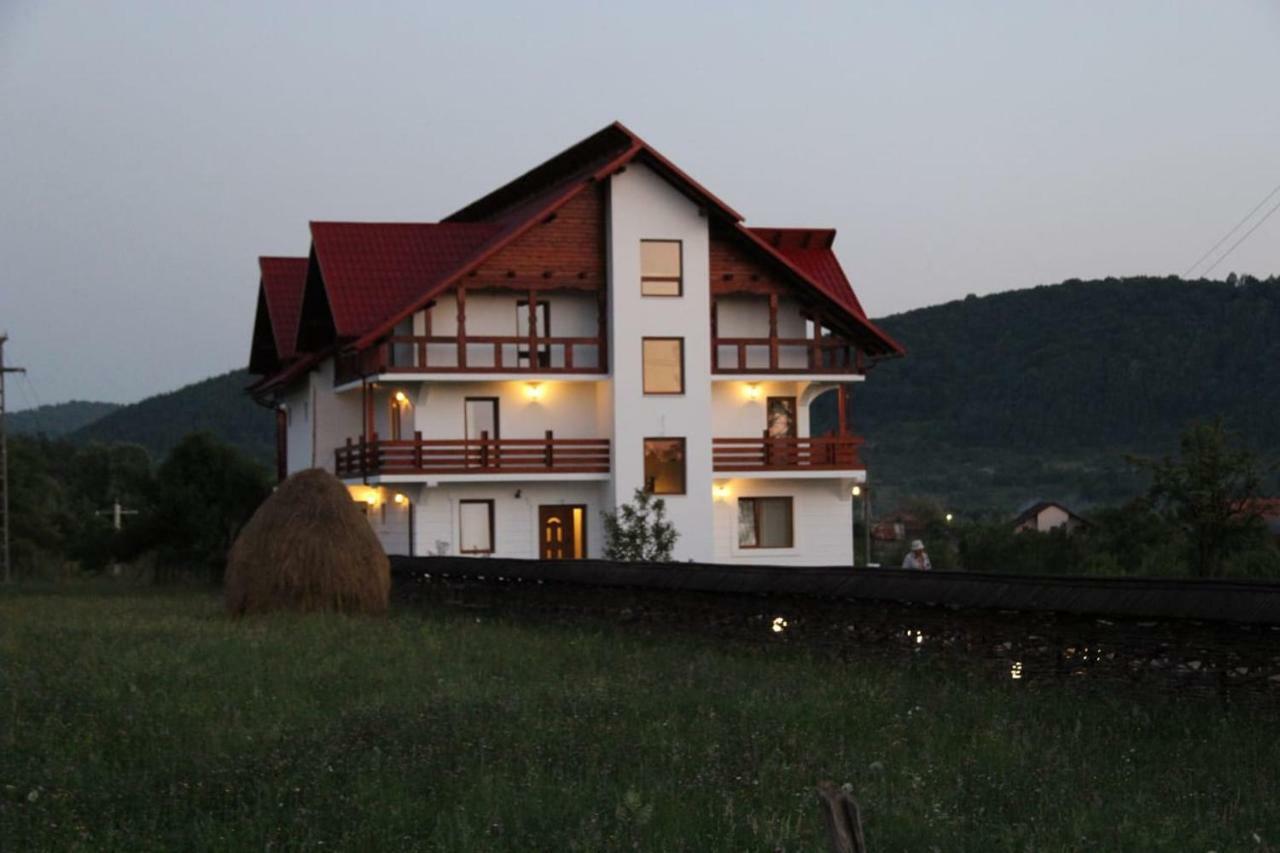 Hotel Poeme Sighetu Marmaţiei Exterior foto